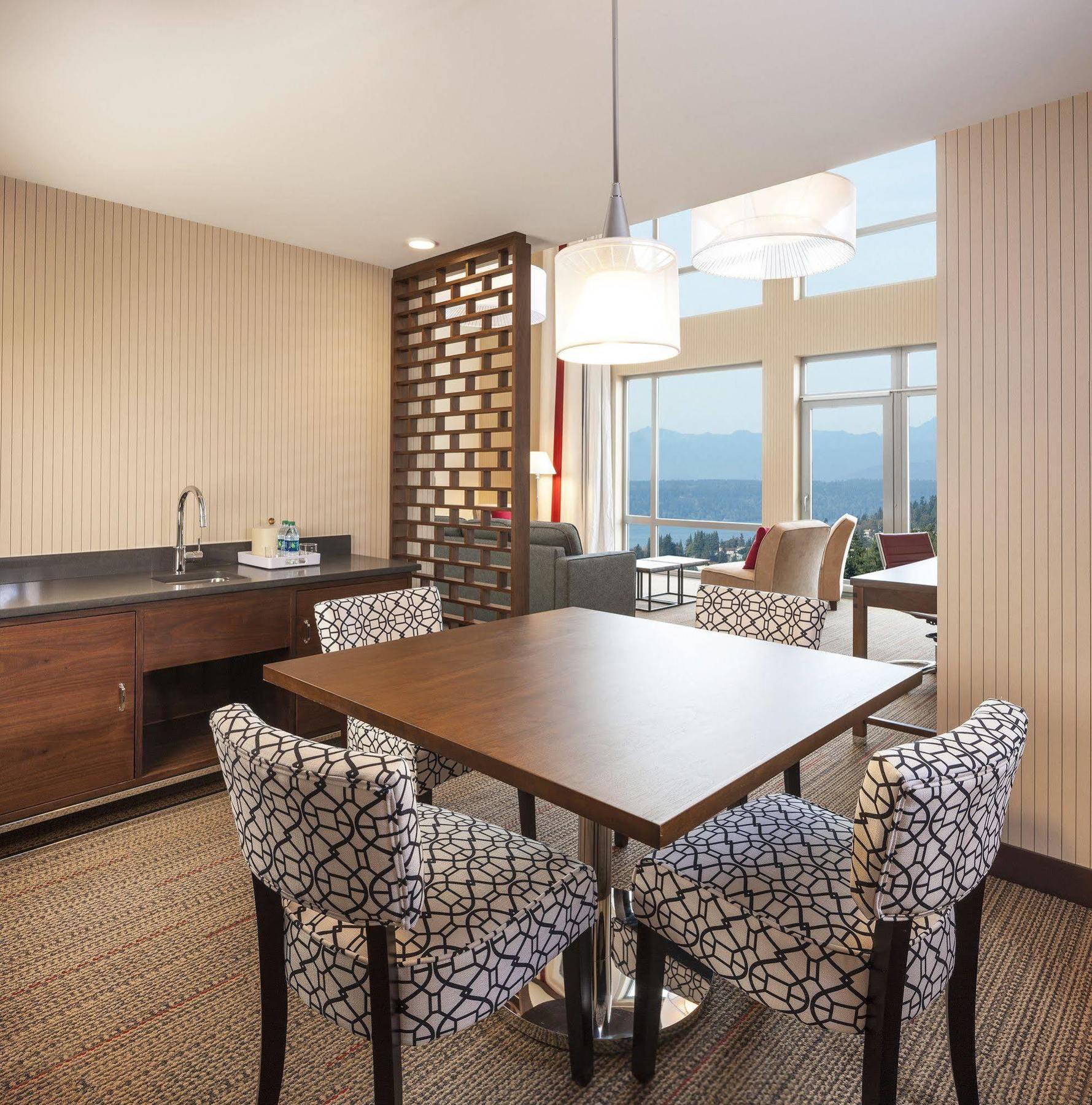 Four Points By Sheraton Seattle Airport South Des Moines Exterior photo
